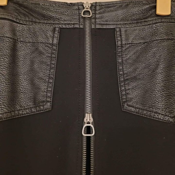 GUESS Long Skirt - Picture 3 of 6